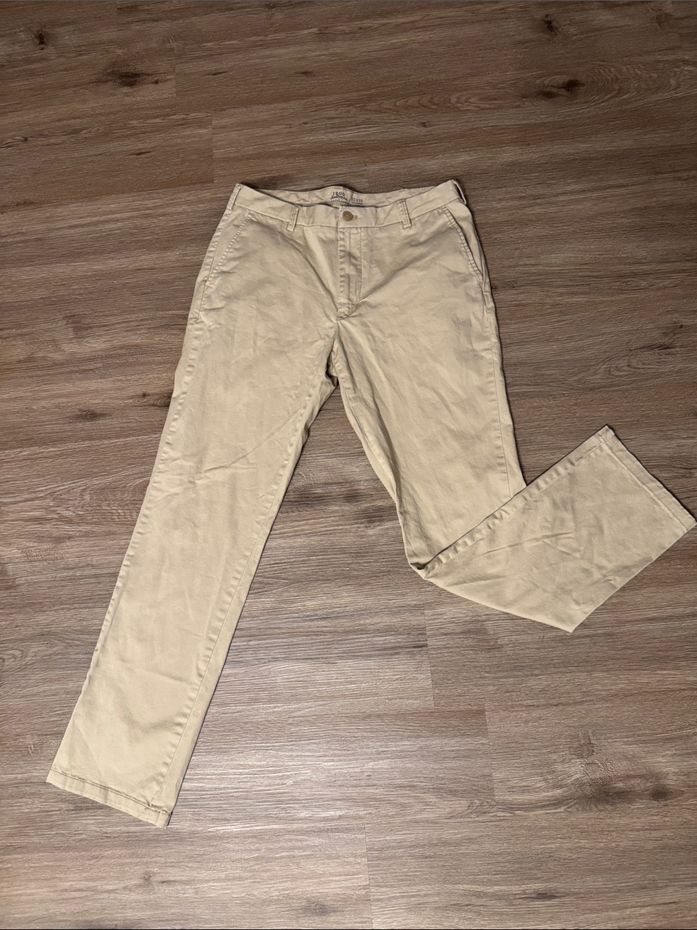 Izod Men's Beige/Tan Chino Pants